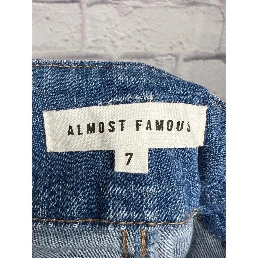 NWT Almost Famous Paper Bag Waist Jean Shorts Size 7. - Picture 4 of 6